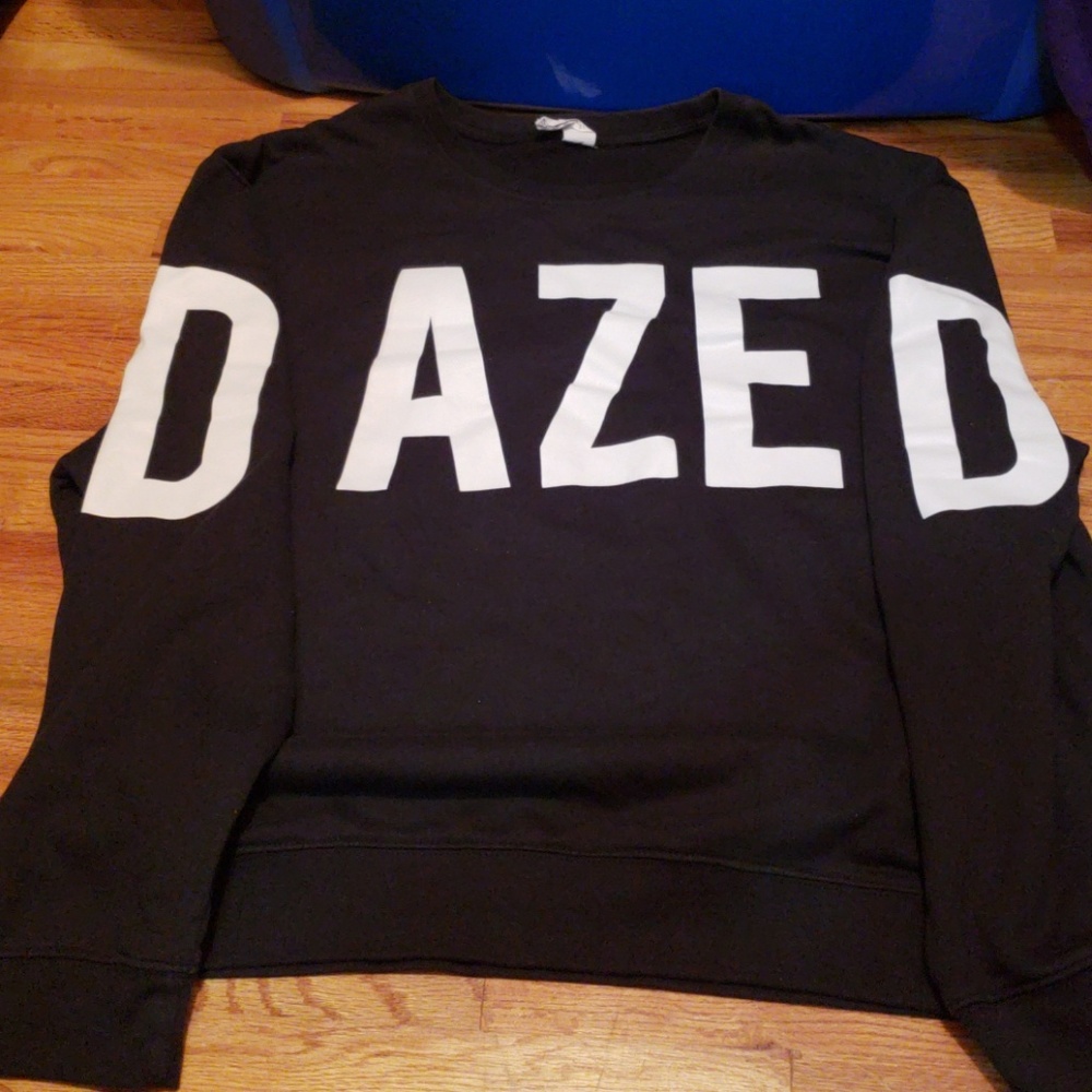 Black sweatshirt